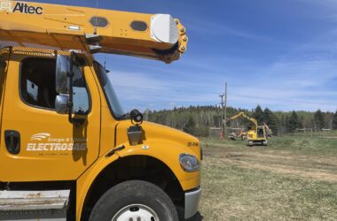 Travaux de ligne de transport réalisés par Électro Saguenay pour Résolu à Alma, 2025 (1)