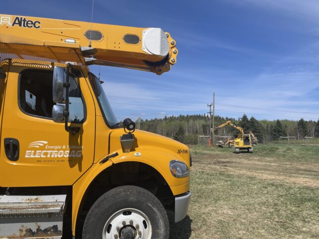 Travaux de ligne de transport réalisés par Électro Saguenay pour Résolu à Alma, 2025 (1)